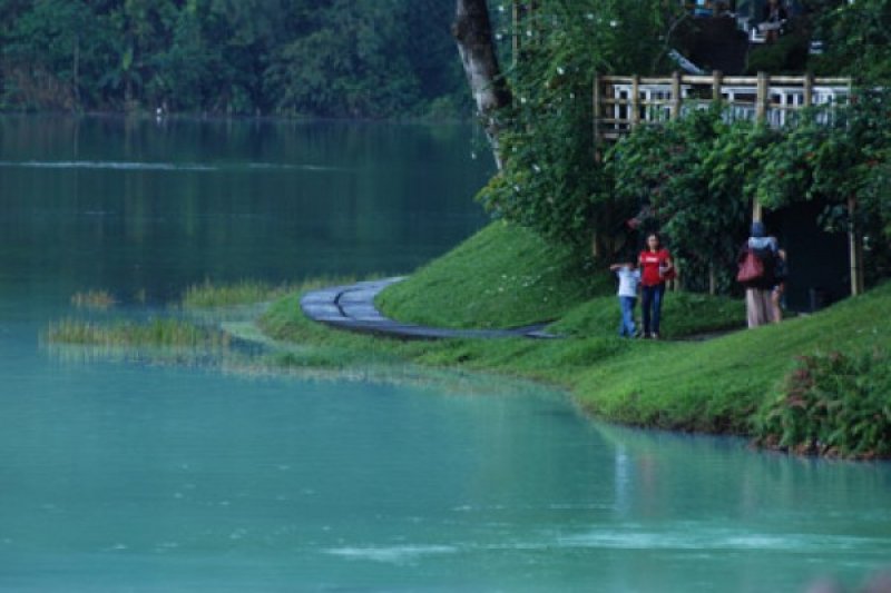 Danau Linow