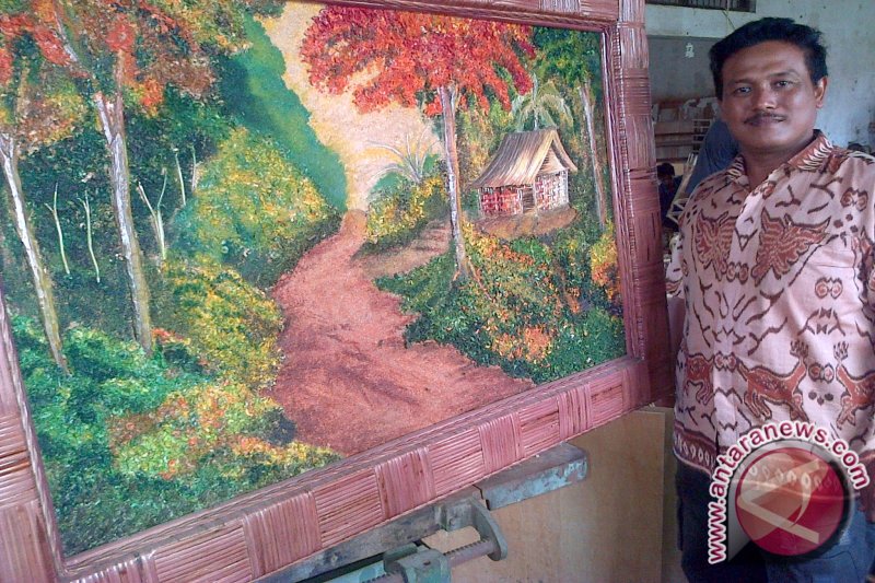 Inilah Lukisan Limbah Rotan Pertama di Dunia