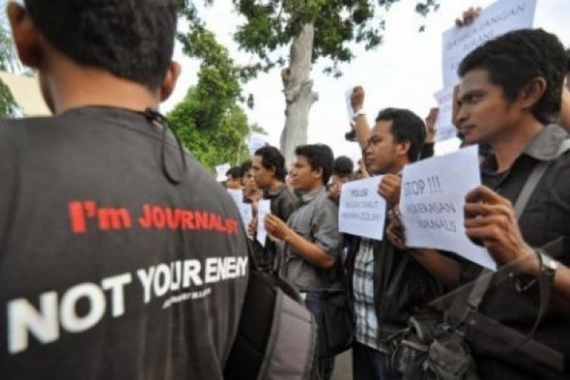 KEKERASAN TERHADAP JURNALIS