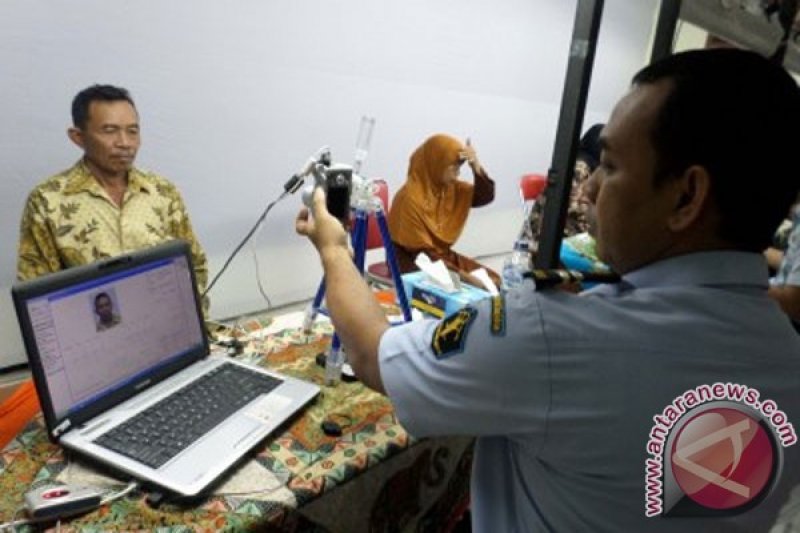 Masih ada puluhan calon haji Bojonegoro-Jatim belum membuat paspor