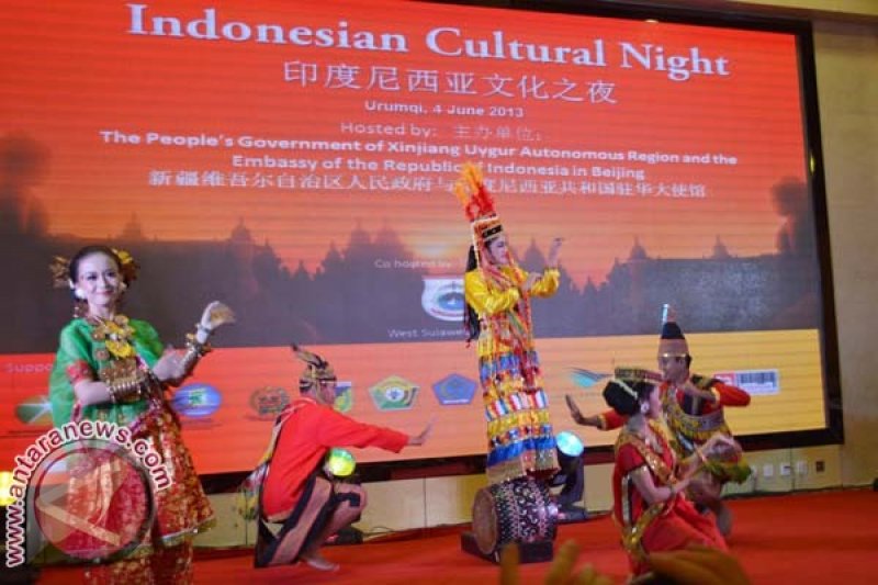 Budaya Mandar "Dijual" di Hadapan 47 Dubes
