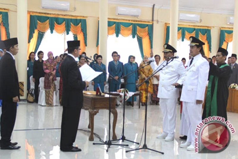Gubernur Lantik Bupati Dan Wakil Bupati Lamandau