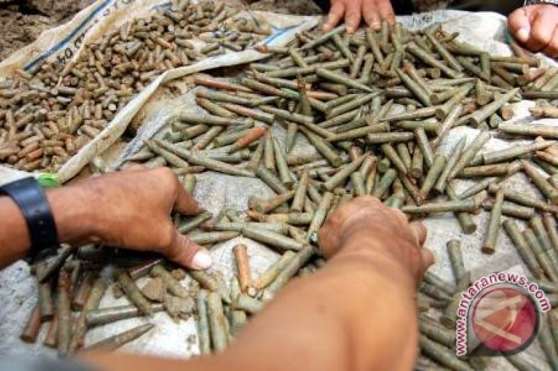 Gegana Polda DIY amankan peluru temuan nelayan