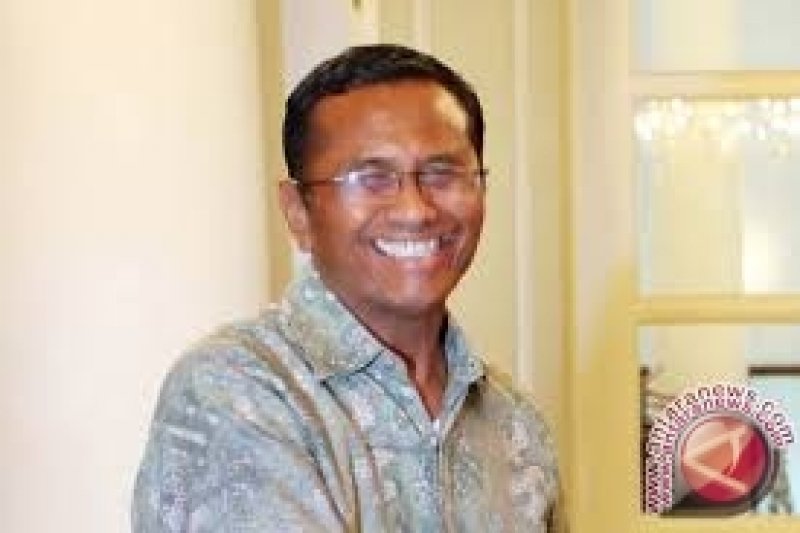 Menteri Dahlan Iskan Main Ketoprak Di Magetan