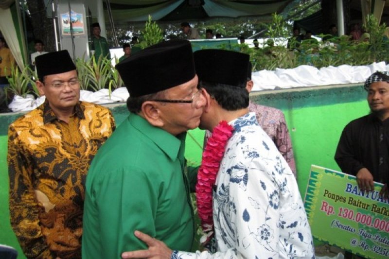 Berpelukan