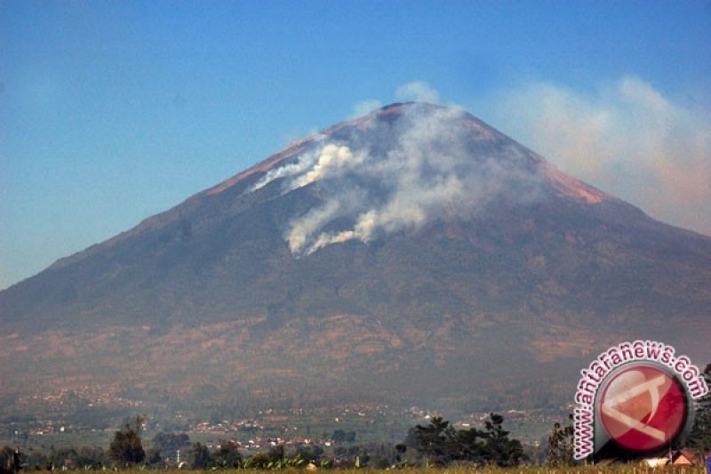 Tiga Pendaki Gunung Sindoro Tersambar Petir