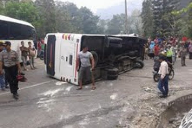 Korban meninggal bus terguling Subang bertambah satu