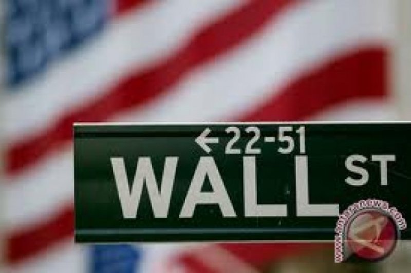 Wall Street naik moderat, terangkat saham sektor teknologi
