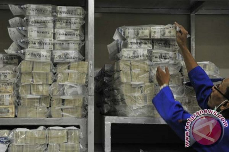 Rupiah melemah lagi menjadi Rp12.170
