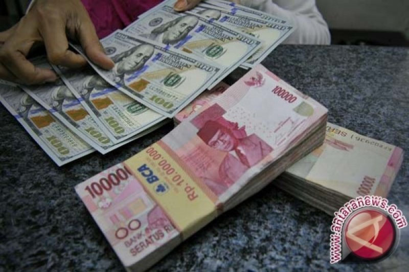 Rupiah diperkirakan turun di tengah naiknya imbal hasil obligasi AS