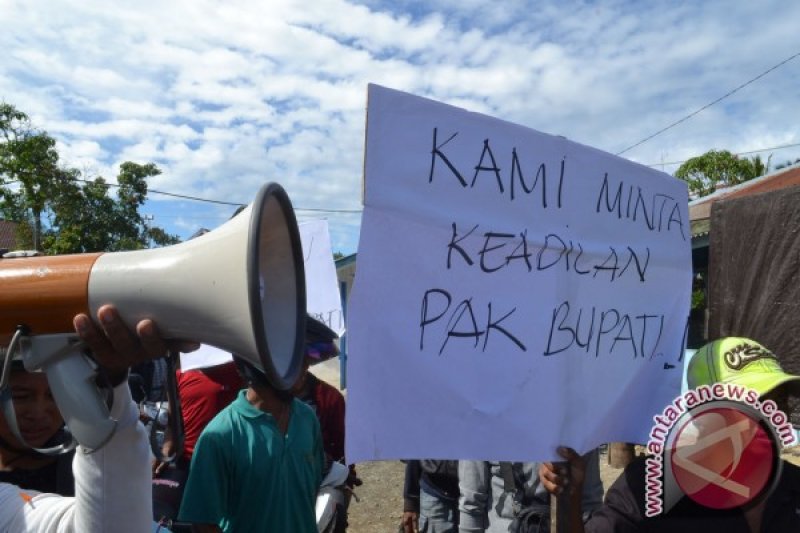 Demo Pedagang Pasar