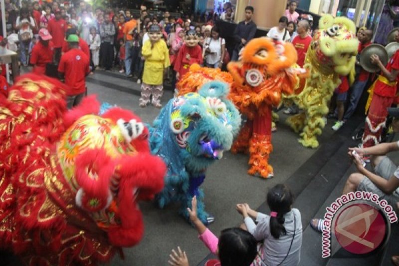 Atraksi Barongsai jelang Imlek