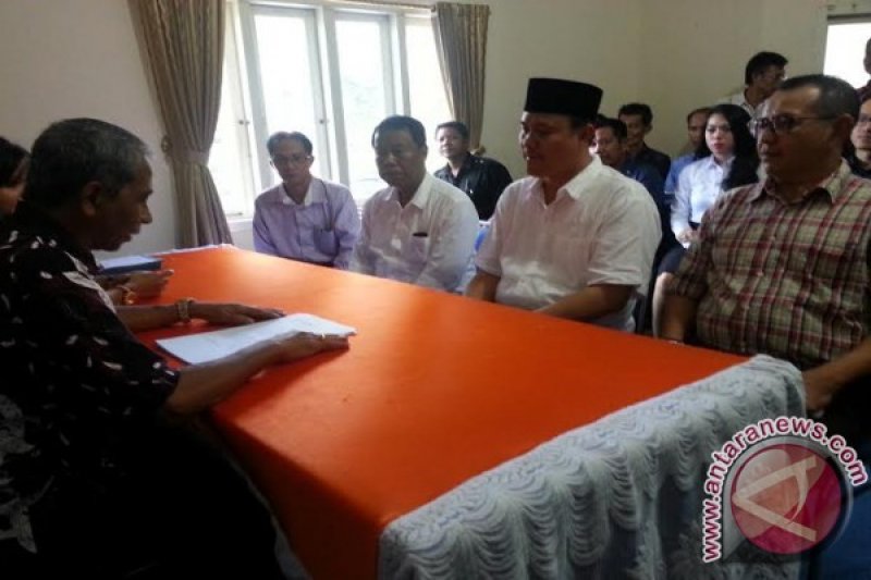Calon Bupati OKUT daftar di Nasdem