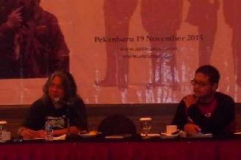 Puluhan Humas Riau dapat Pelatihan Fotografi dari Oscar Motuloh