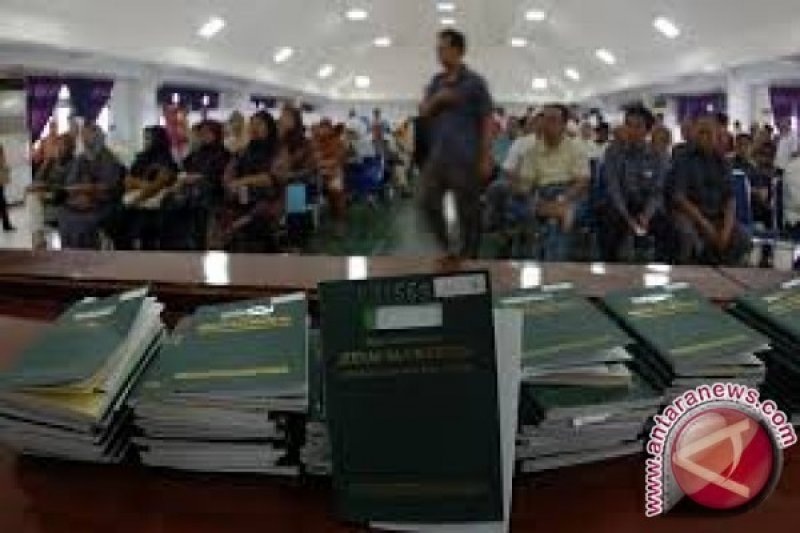 Kantor Imigrasi Palu Diserbu Ratusan Warga Tiongkok