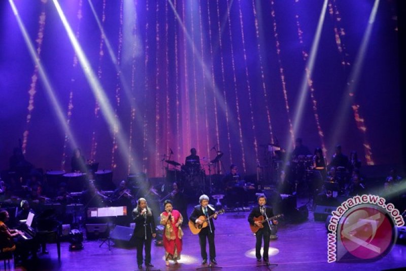 Konser Indonesia menyanyi Bimbo