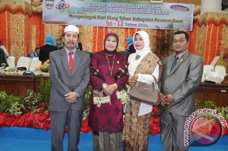 DPRD KABUPATEN PASAMAN BARAT DALAM RANGKA HUT ke-12 KABUPATEN PASAMAN BARAT