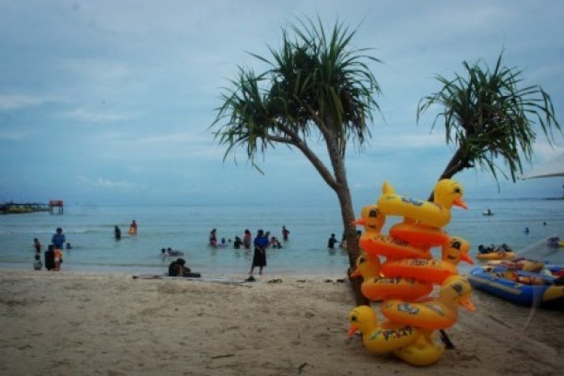 Pesona Pantai Pasir Putih Pesisir Rembang Portal Berita