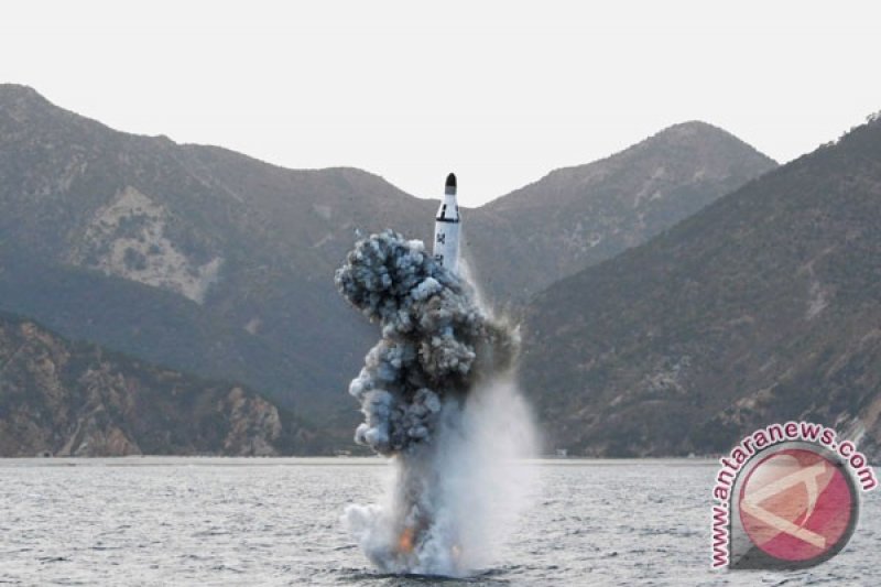 Korea Utara tembakkan rudal balistik dari kapal selam