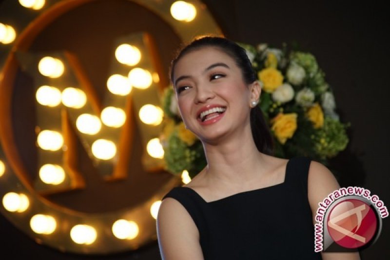 Raline Shah Jalankan Tarawih Di Norwegia