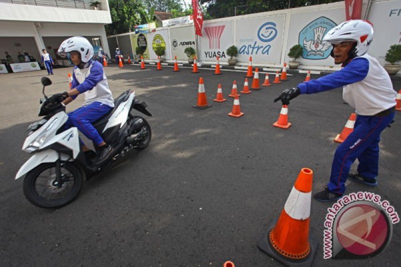 Edukasi safety riding