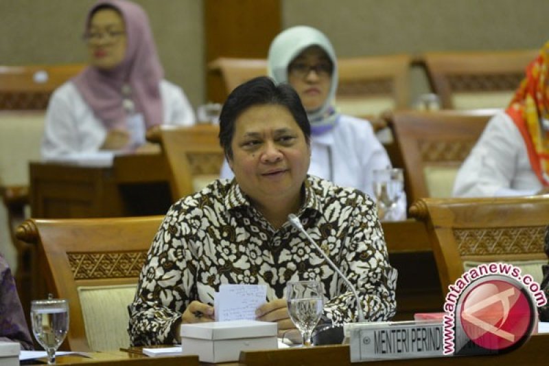 Menperin resmikan kapal semen curah produksi Batam
