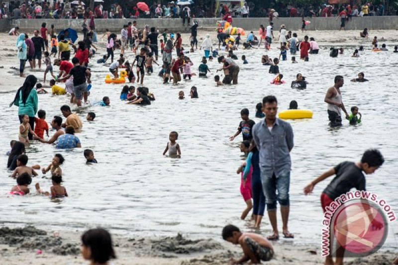 Pengunjung Ancol Siang Ini Sudah Tembus 60 Ribu Antara