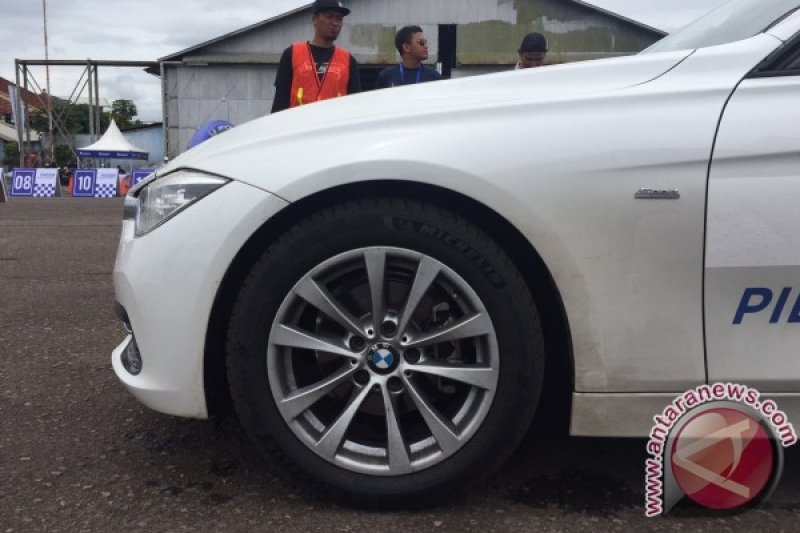 Michelin Pilot Sport >> Menjajal Cengkraman Ban Michelin Pilot Sport 4 Video Michelin Pilot Sport >> Menjajal Cengkraman Ban Michelin Pilot Sport 4 Video