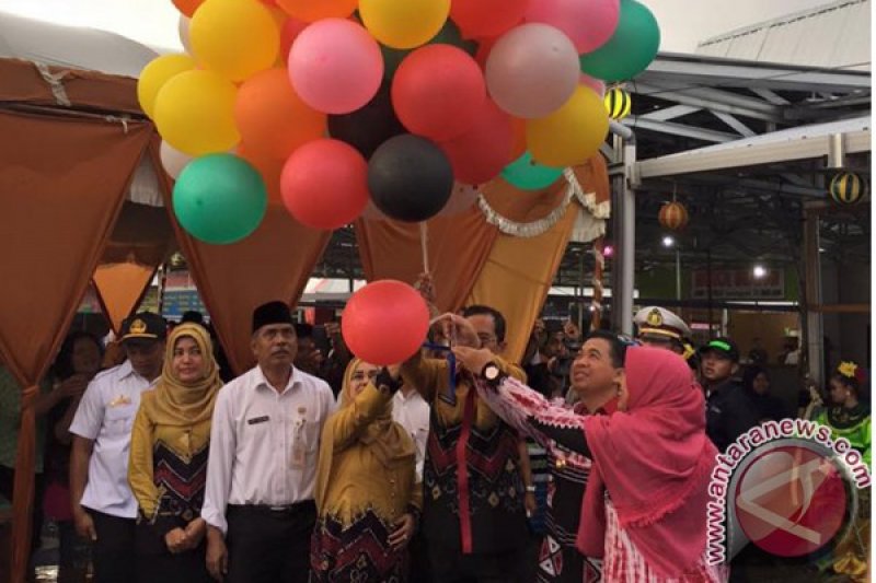 Pedagang Kuliner Baiman Kurang Betah Antara News Pedagang Kuliner Baiman Kurang Betah Antara News