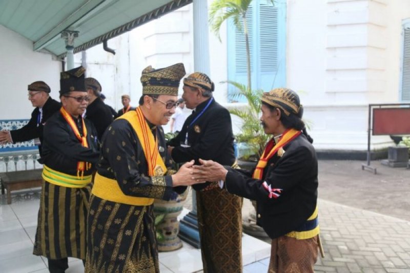 Bupati Siak Raih Gelar Kehormatan Dari Keraton Surakarta