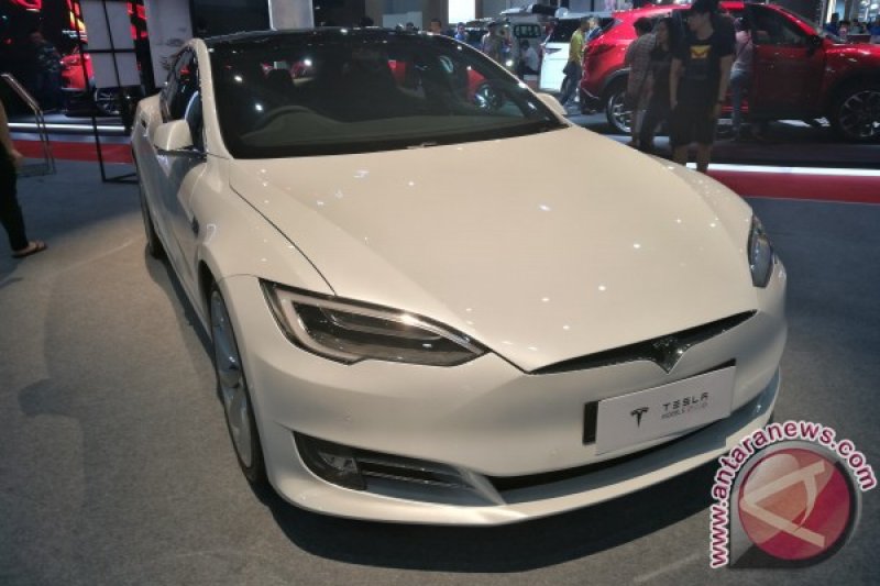 Tawaran Khusus Tesla S P100d Di Iims 2017 Antara News