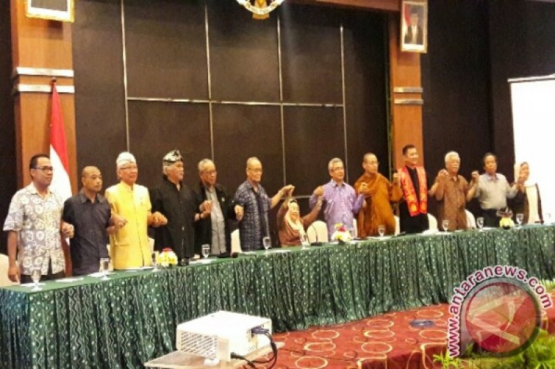 Frans Magnis: jangan masukkan agama dalam politik