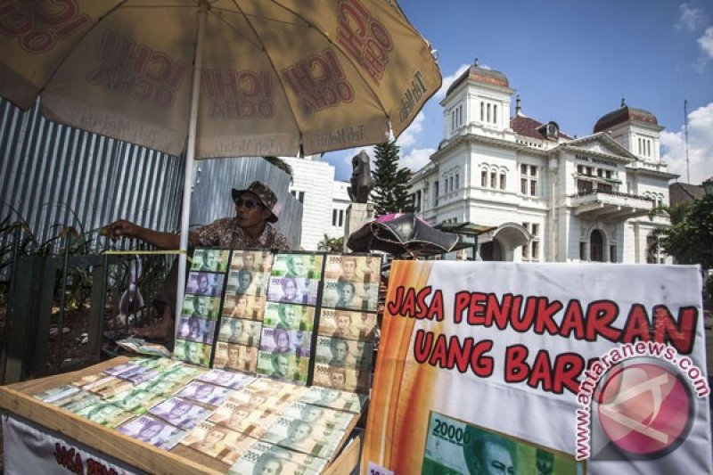 Jasa penukaran uang baru