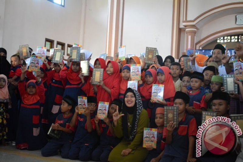 Armada Pustaka Lampung Bagikan Mushaf Alquran