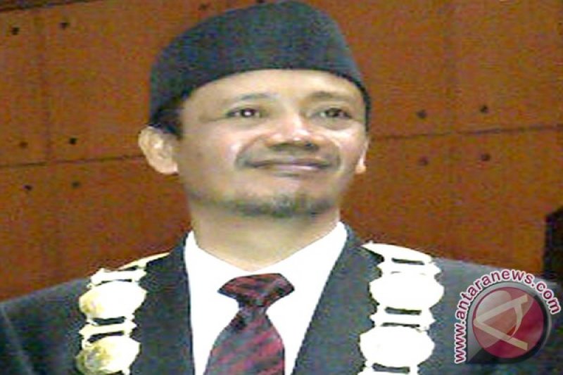 Azhari terpilih rektor USN Kolaka