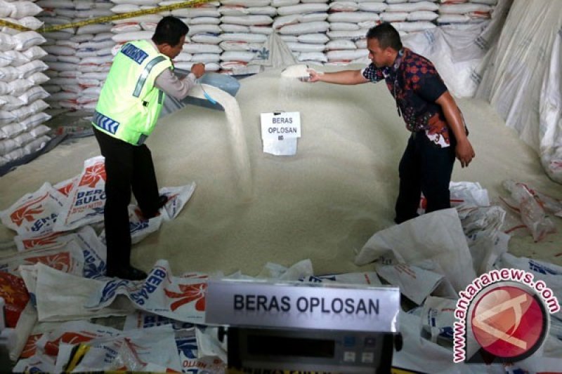 dugaan-adanya-beras-oplosan-oleh-bumd-di-jakarta-harus-diusut-tuntas