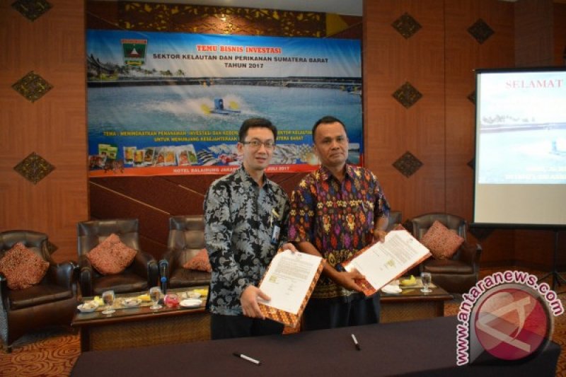 Wujudkan UMKM mandiri, Indonesia Re salurkan dana Program Kemitraan di Sumatera Barat