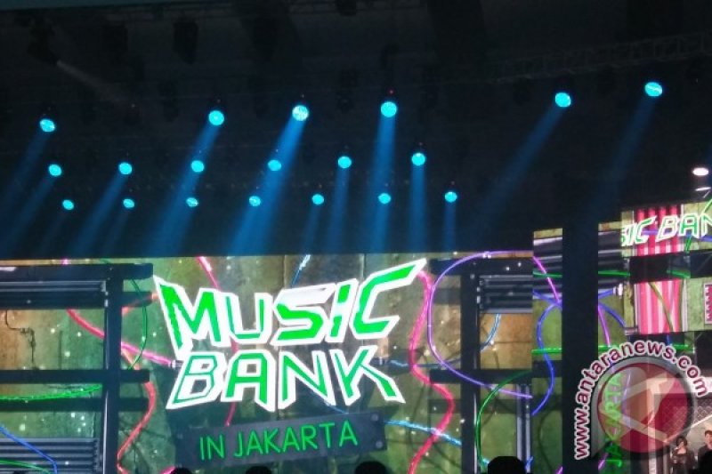 Park Bo Gum Pesonakan Penonton Nyanyikan Lagu Chrisye