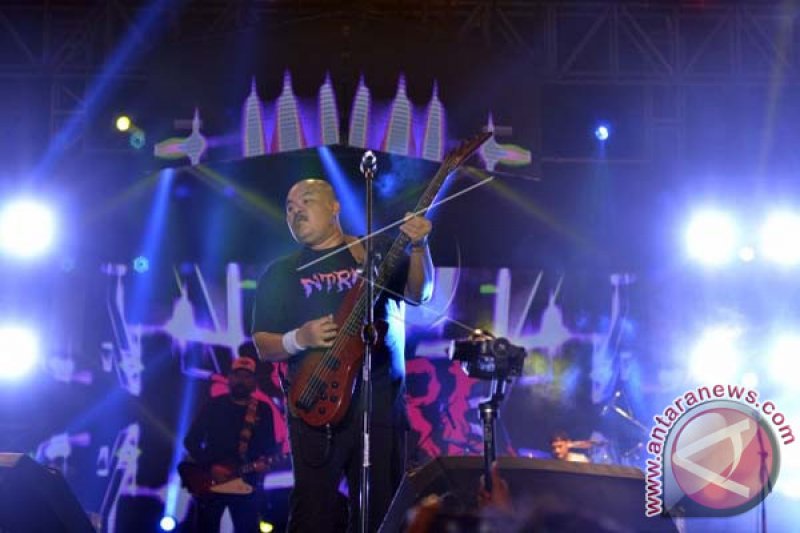 J-Rock-NTRL Guncang Makassar Lewat Maxcited Telkomsel