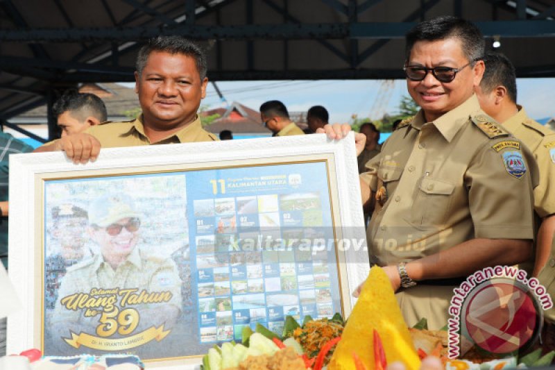 SELAMAT ULANG TAHUN, PAK GUBERNUR