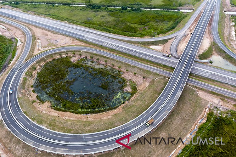 Menhub dan Menteri PUPR tinjau jalan tol Palembang-Lampung