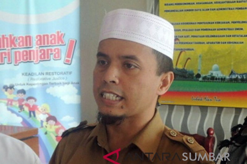 Tanah Datar berangkatkan 10 penghafal Al Quran ibadah umrah