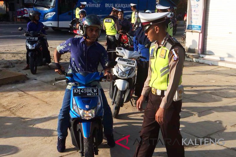 Melawan arah, ratusan pengendara di Pangkalan Bun ditilang