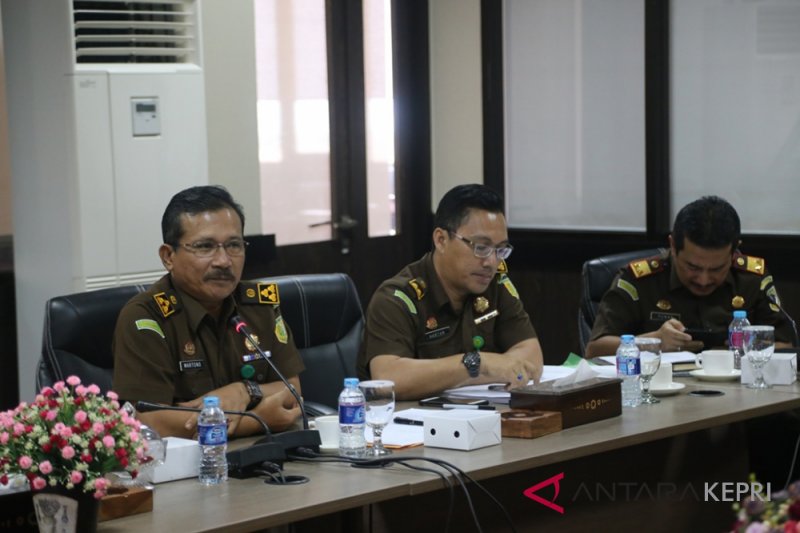 Komisi I rapat bersama Kejati Kepri dan Pansus TP4D