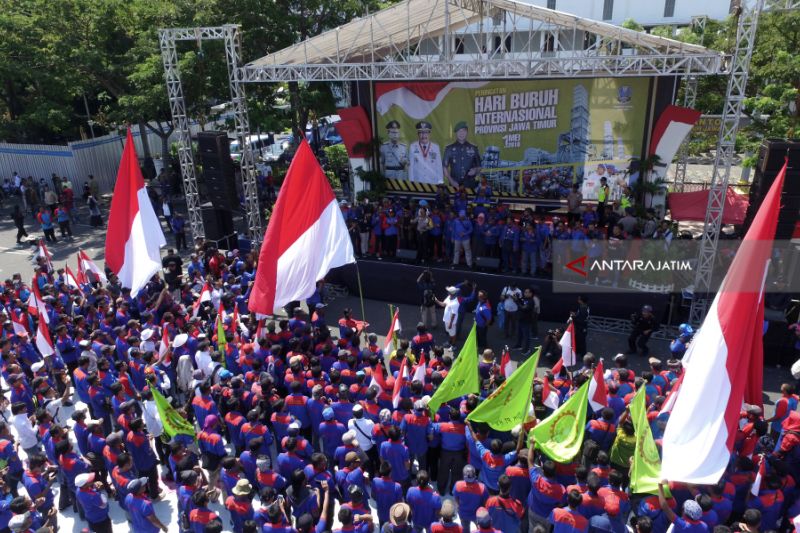 ekonom-sebut-penghapusan-outsourcing-beri-kepastian-untuk-pegawai