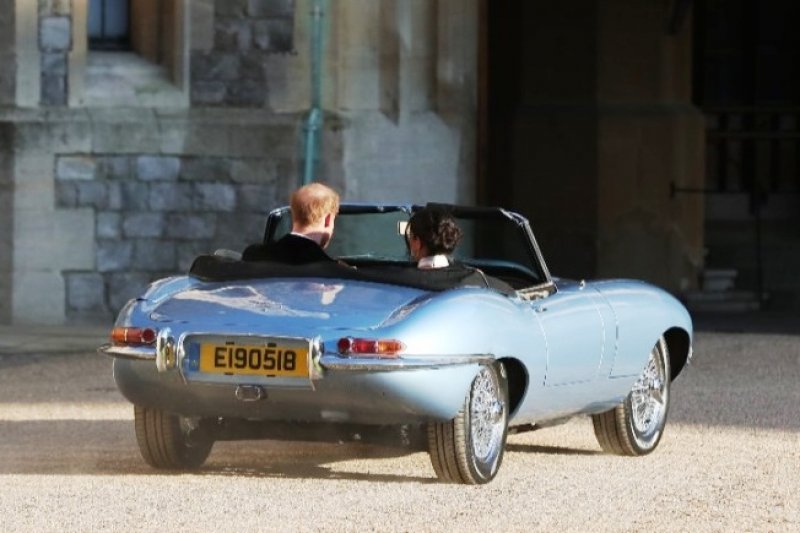 Jaguar E Type >> Jaguar Classic E Type Mobil Listrik Pangeran Harry Pada Jaguar E Type >> Jaguar Classic E Type Mobil Listrik Pangeran Harry Pada