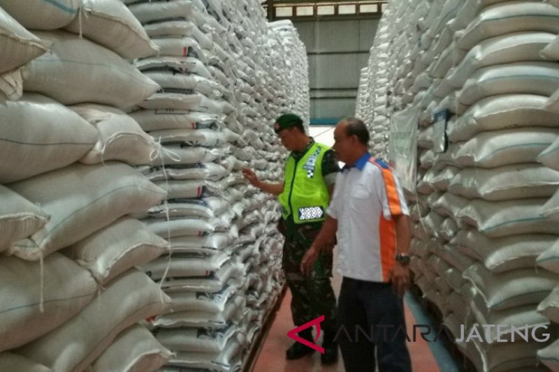 Bulog tetap tempuh stabilitasi harga meski permintaan rendah