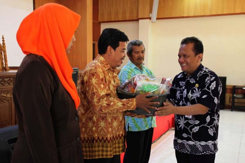 Kumpulkan zakat, DWP Kota Megelang gerakkan anggotanya