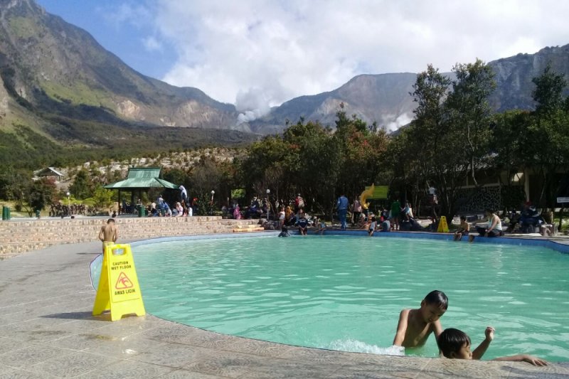 Taman Gunung Papandayan Ramai Wisatawan Jelang Tahun Baru Taman Gunung Papandayan Ramai Wisatawan Jelang Tahun Baru