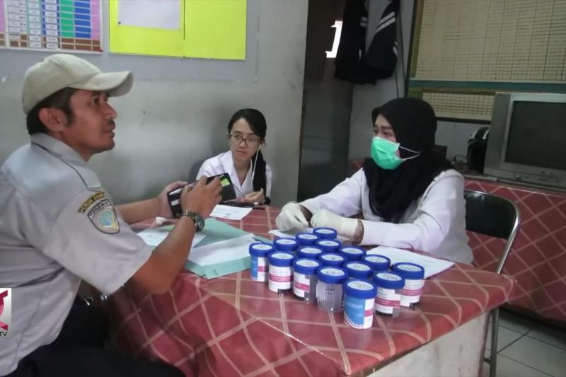 BNNP Jabar tes urine sopir bus di Terminal Cicaheum